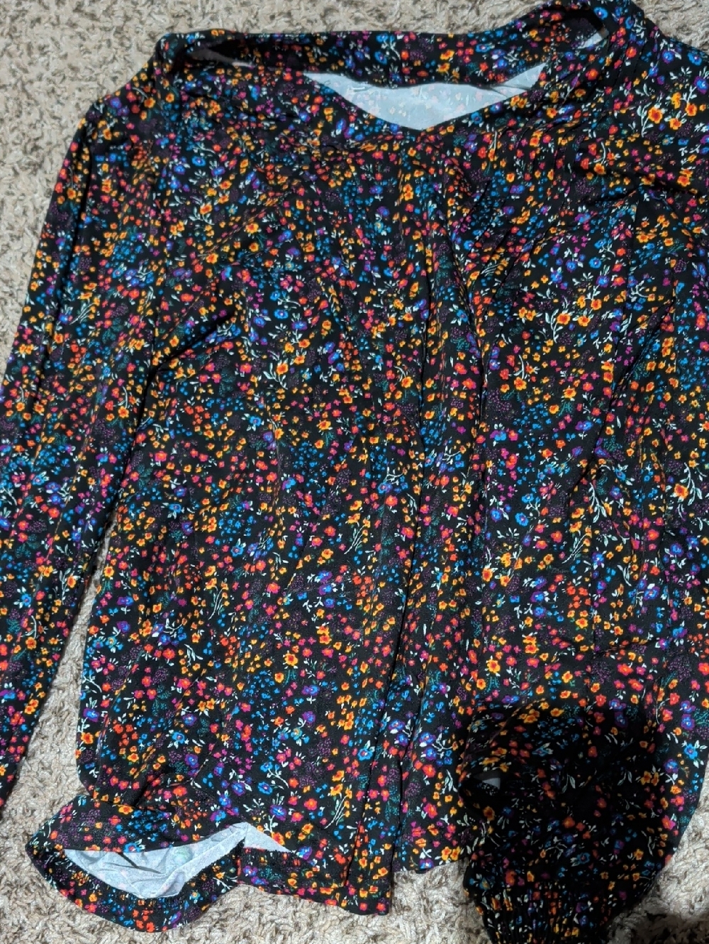 Women’s Black Floral Long-Sleeve Top